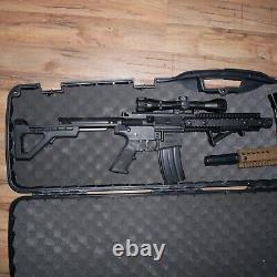 Crosman DPMSSBR Full Auto& Bushmaster Full Auto BB Air Rifles with Case&extras LOT