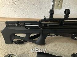 FX WILDCAT. 25 CAL PCP AIRGUN WithSCOPE, 3 MAGS, CASE, LEVEL BLACK USED