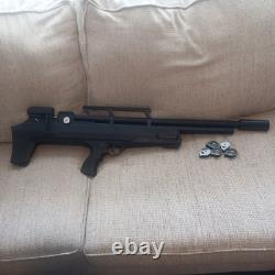 HUGE VALUE! Air Venturi Avenger Bullpup. 25 Cal PCP 5 MAGS, MODERATOR, PELLETS